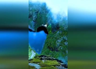 این دریاچه عاشق است این دریاچه عاشق است